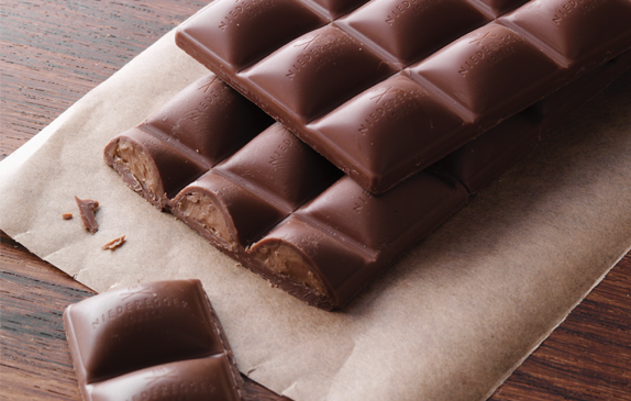 Niederegger Nougat Tafel angeschnitten